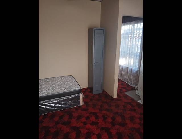 6 BEDROOM HOUSE FOR SALE IN MADADENI B